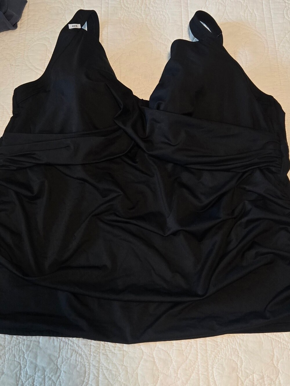 Lands End Black Underwire Tankini Top. Underwire fits DD cup size. 24W.